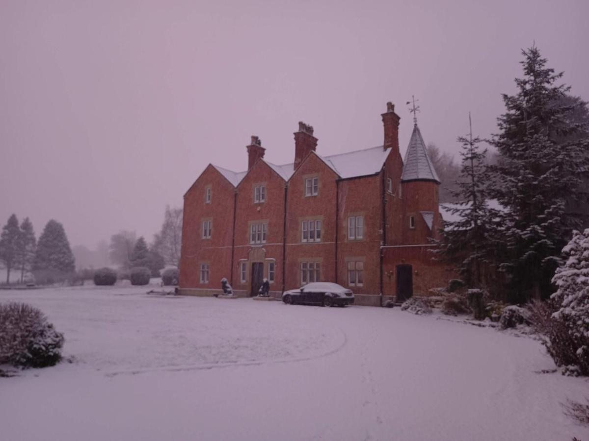 The Stables At Eriviat Hall Henllan  ภายนอก รูปภาพ